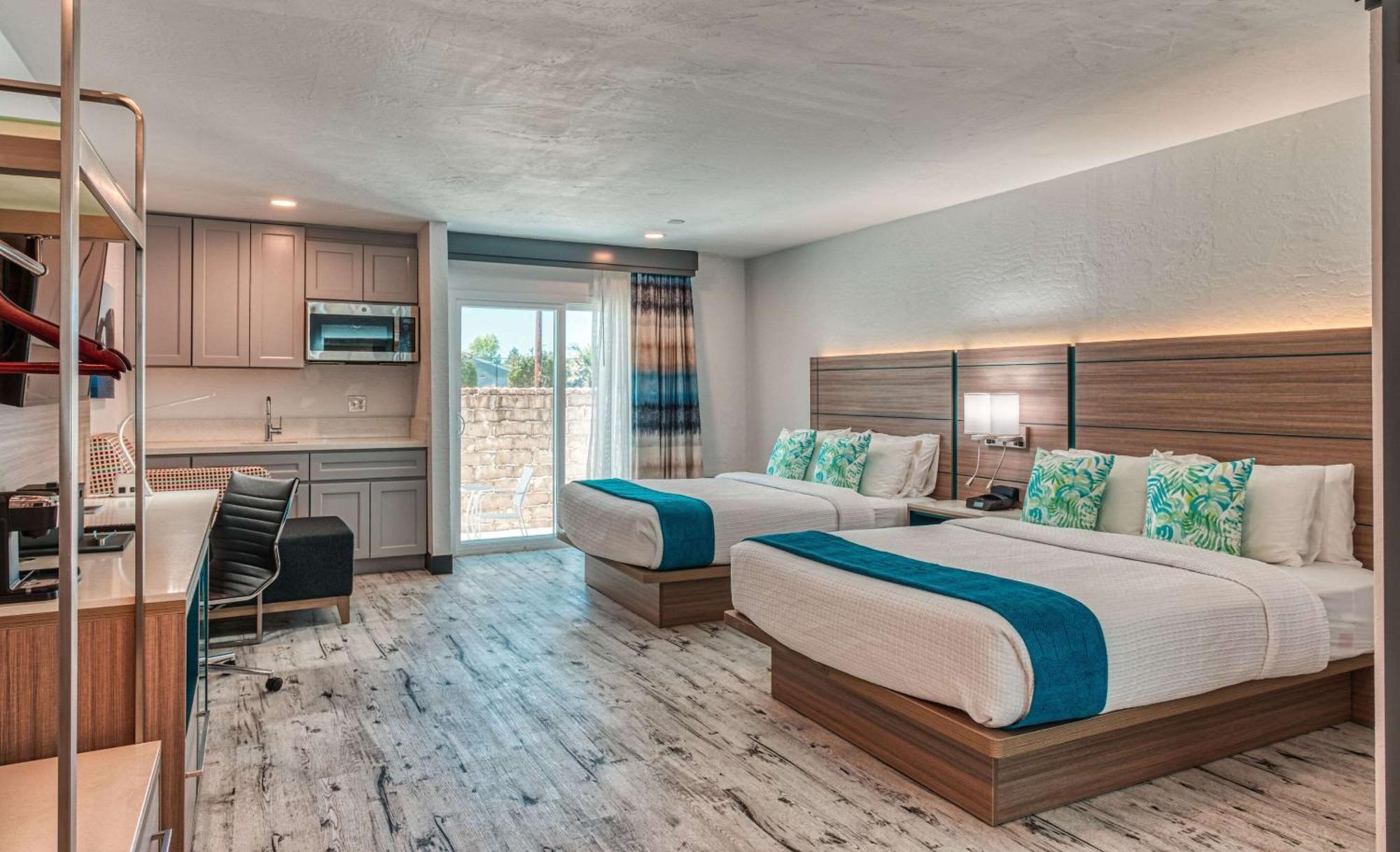 Casa Via Mar Inn, Ascend Hotel Collection Порт-Уэнеме Экстерьер фото