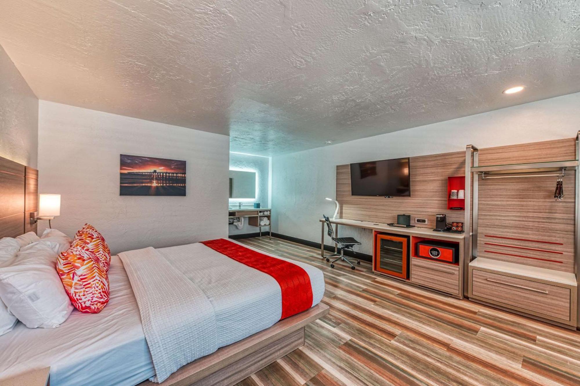 Casa Via Mar Inn, Ascend Hotel Collection Порт-Уэнеме Экстерьер фото