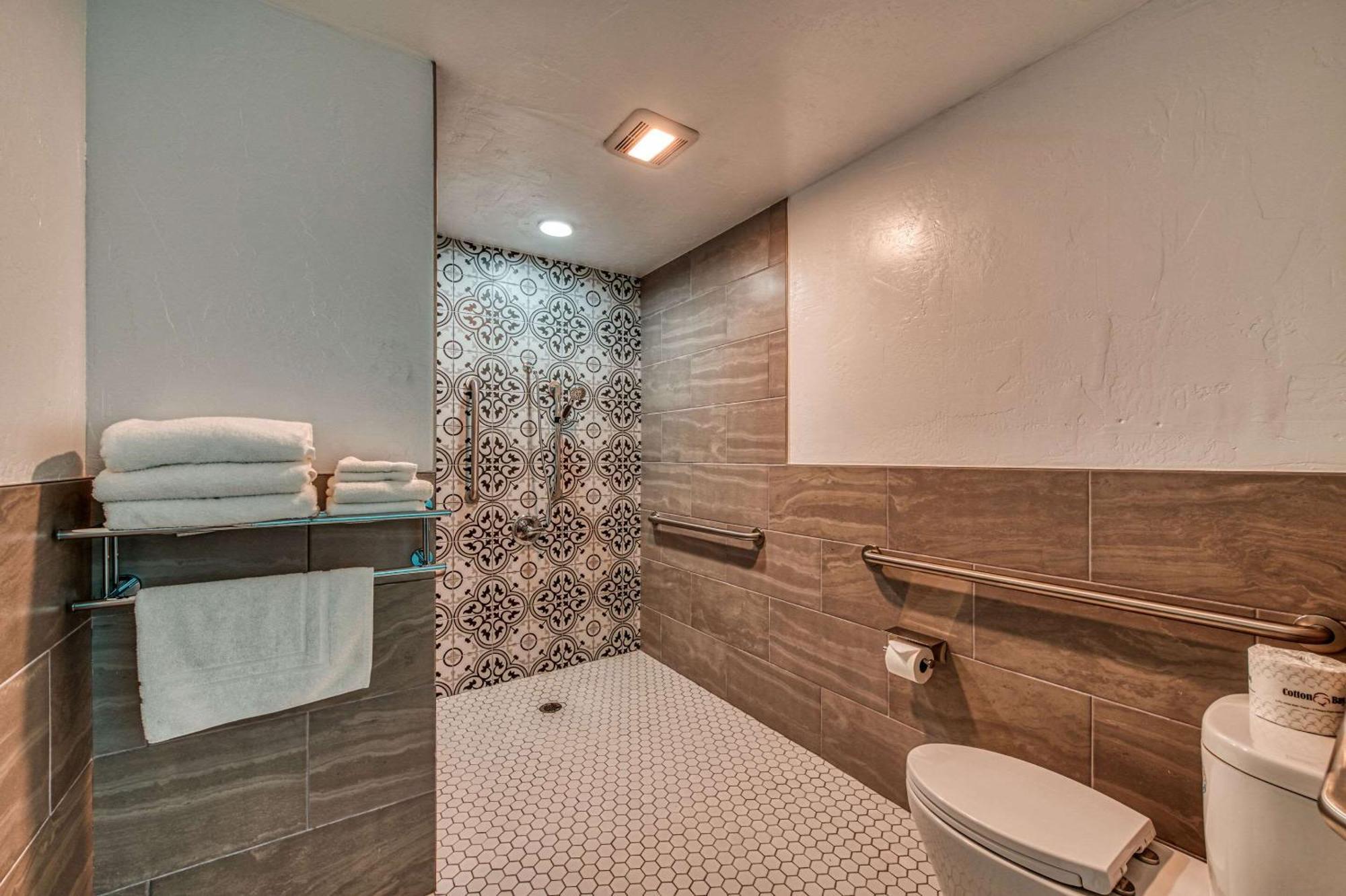 Casa Via Mar Inn, Ascend Hotel Collection Порт-Уэнеме Экстерьер фото
